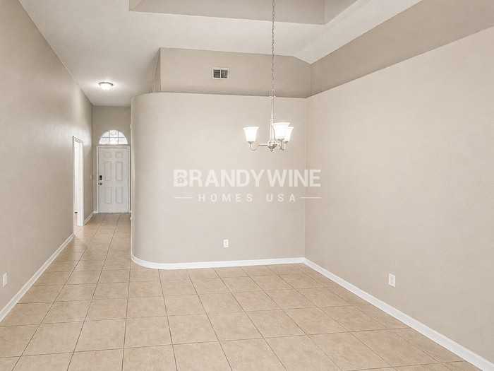5851 Dorham Pl - Photo 6 of 28