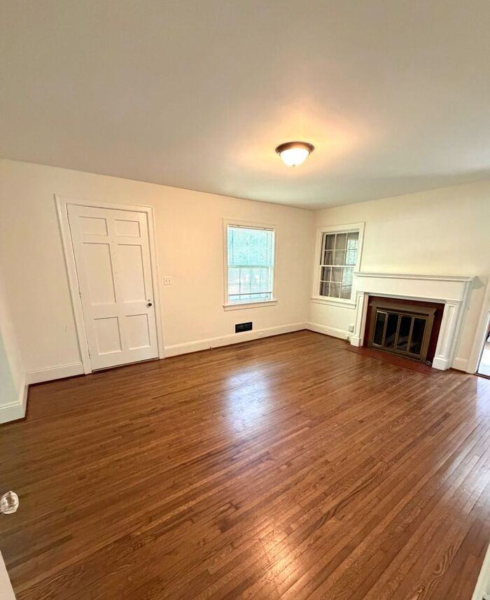 1901 Armstrong Park Dr - Photo 2 of 20