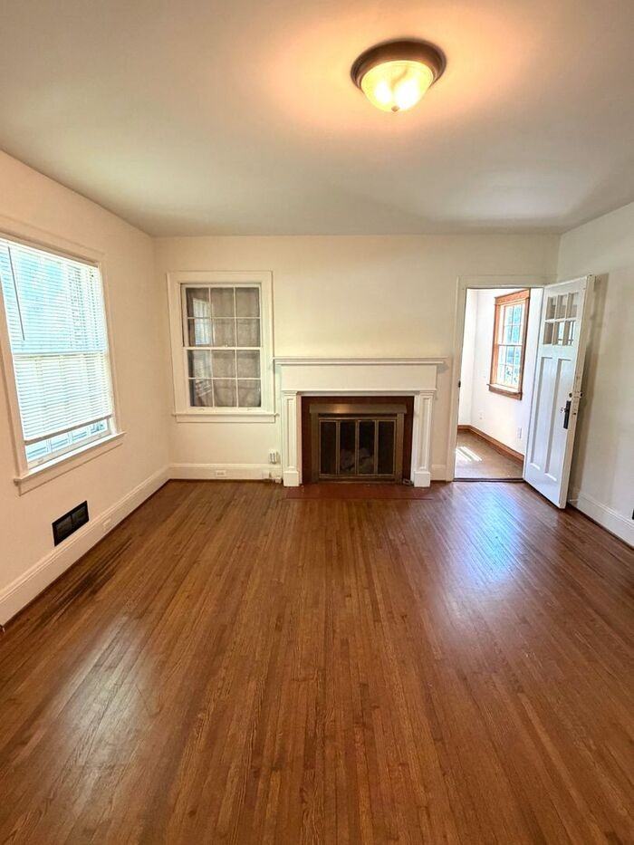 1901 Armstrong Park Dr - Photo 3 of 20