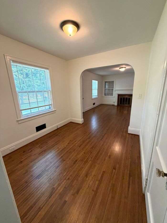1901 Armstrong Park Dr - Photo 4 of 20