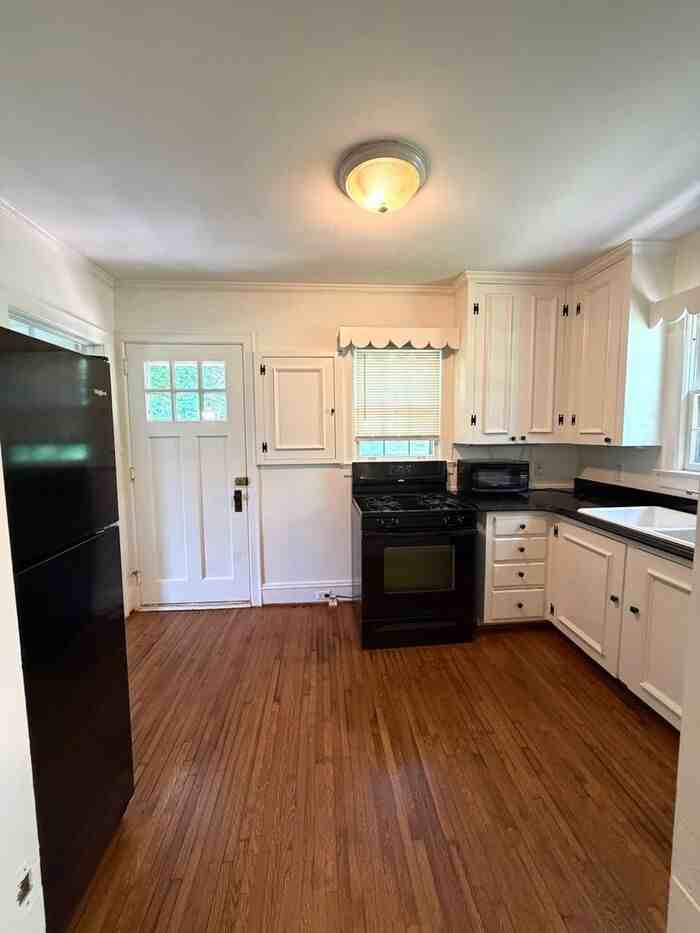 1901 Armstrong Park Dr - Photo 5 of 20