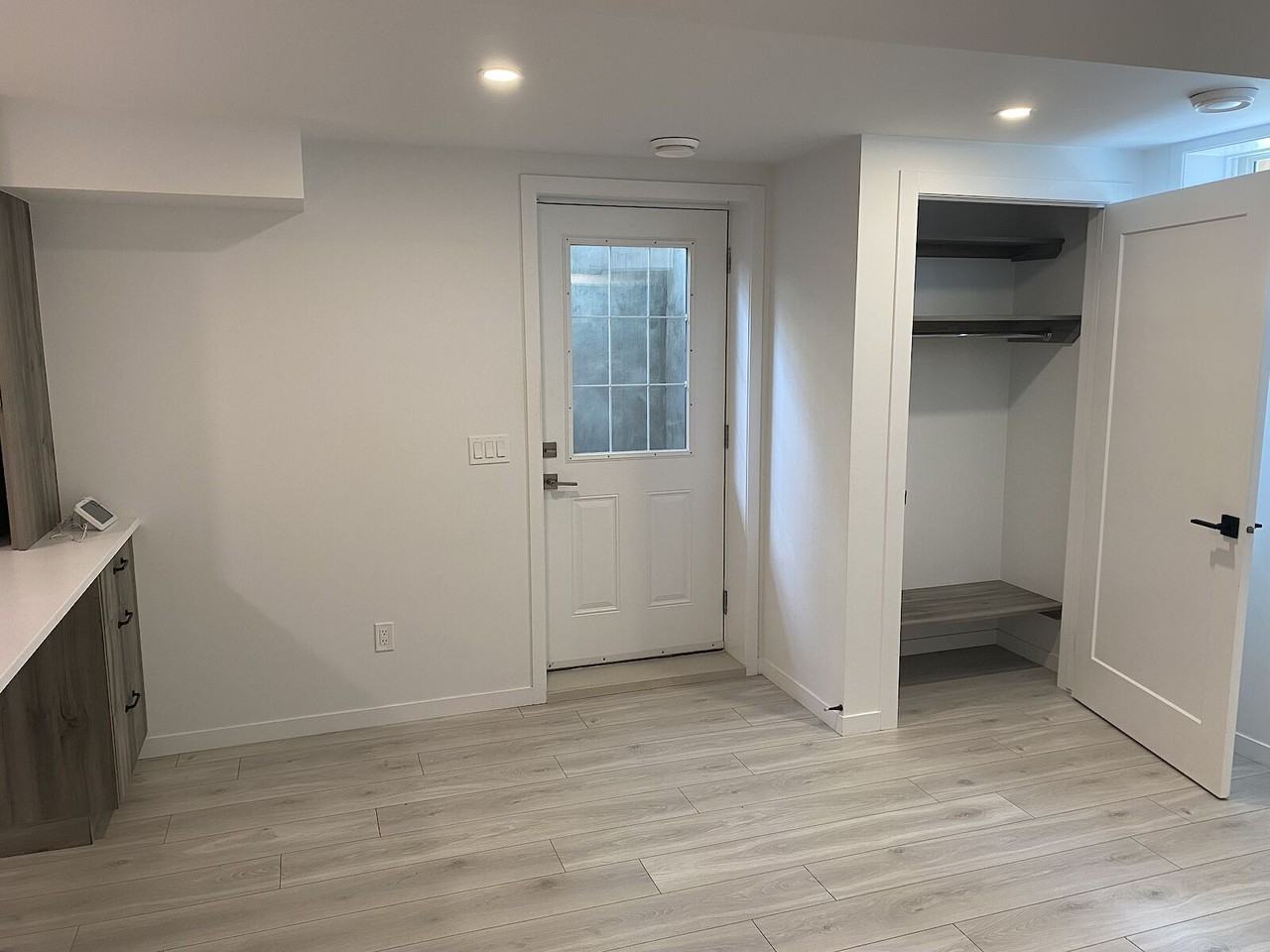 618 Lake Simcoe Close Se - Photo 4 of 22
