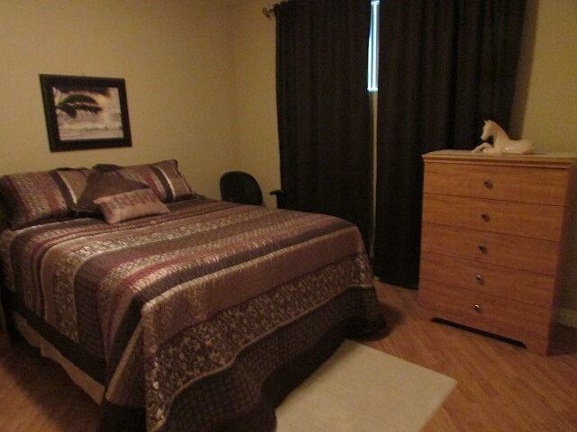 16608 59 St Nw - Photo 4 of 9