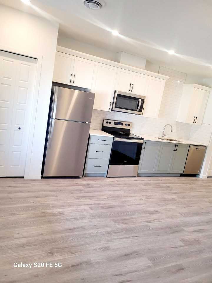 Herron St Ne - Photo 2 of 19