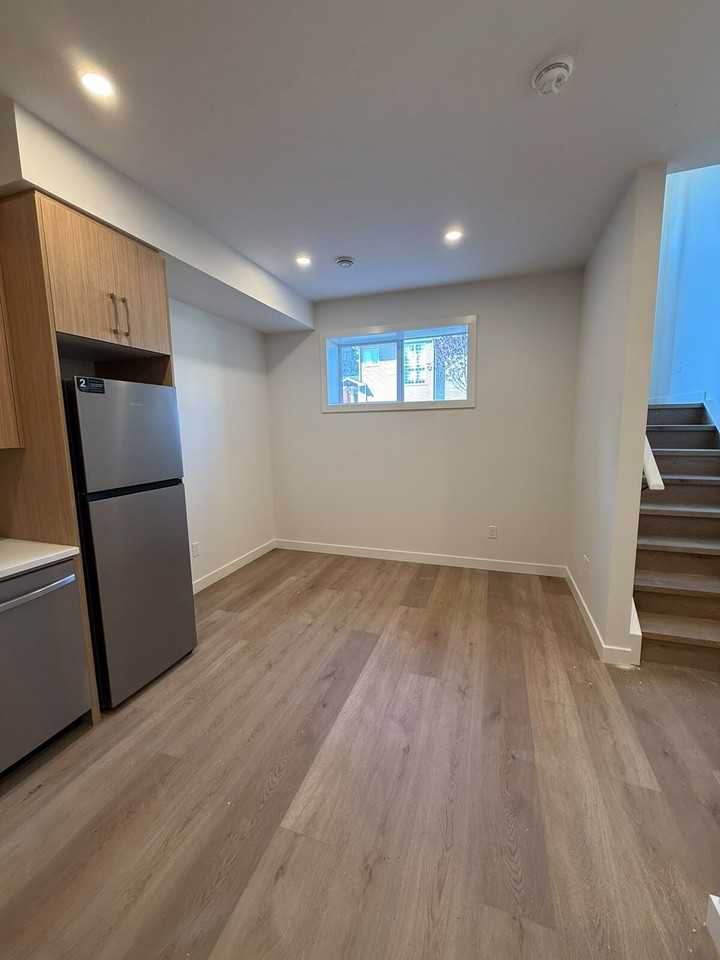 1402 5 St Ne - Photo 5 of 17