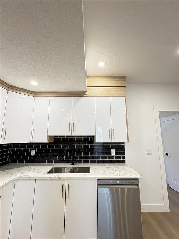 3536 43 St Sw - Photo 6 of 23