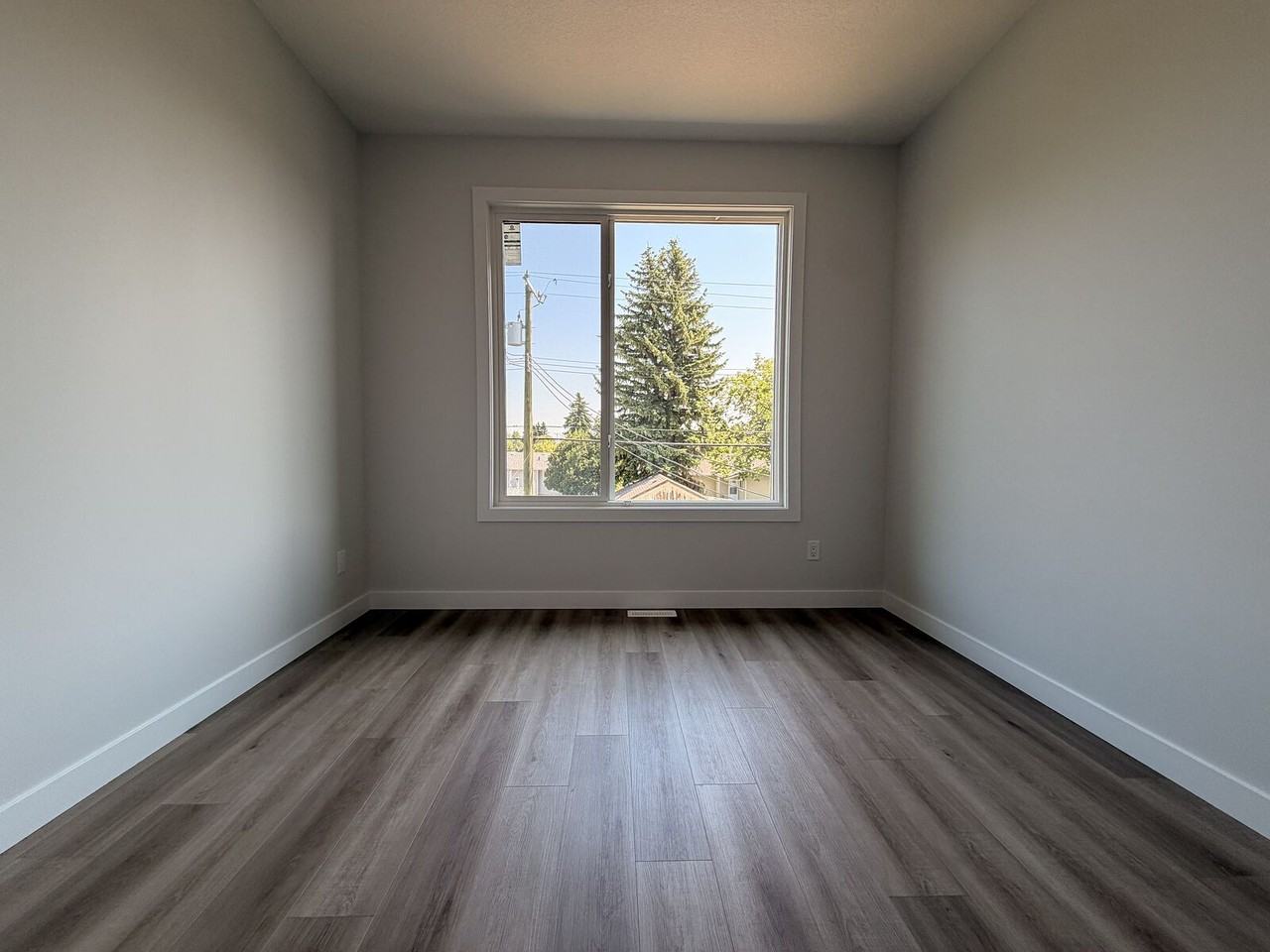 13327 119 St Nw - Photo 5 of 10
