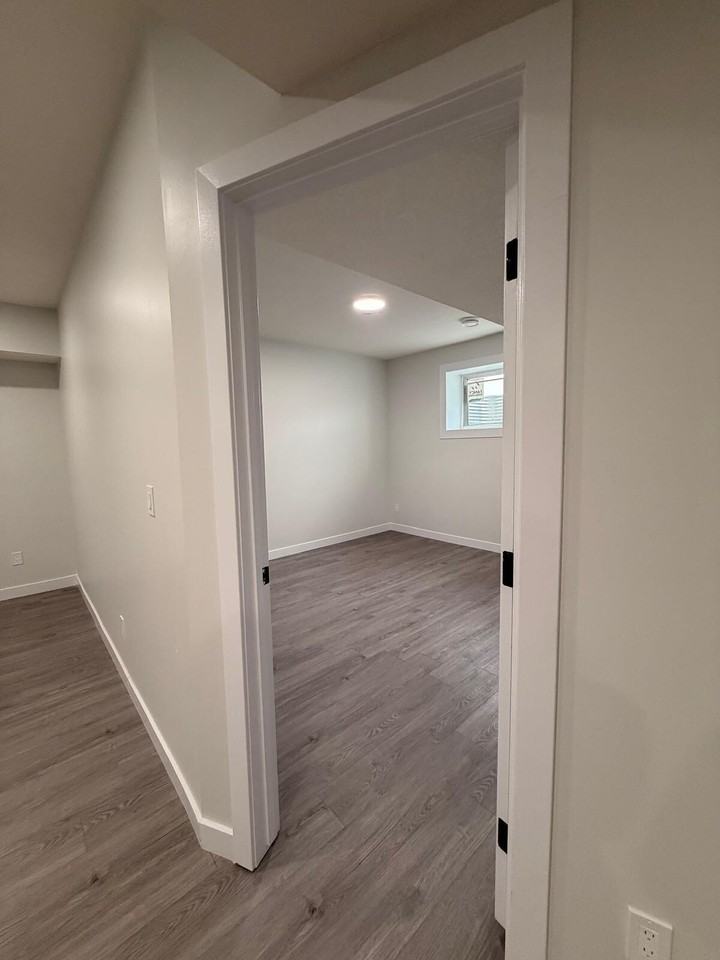 41 Evermore Cres - Photo 6 of 15
