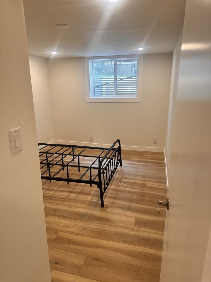 2744 41a Ave Se - Photo 2 of 9