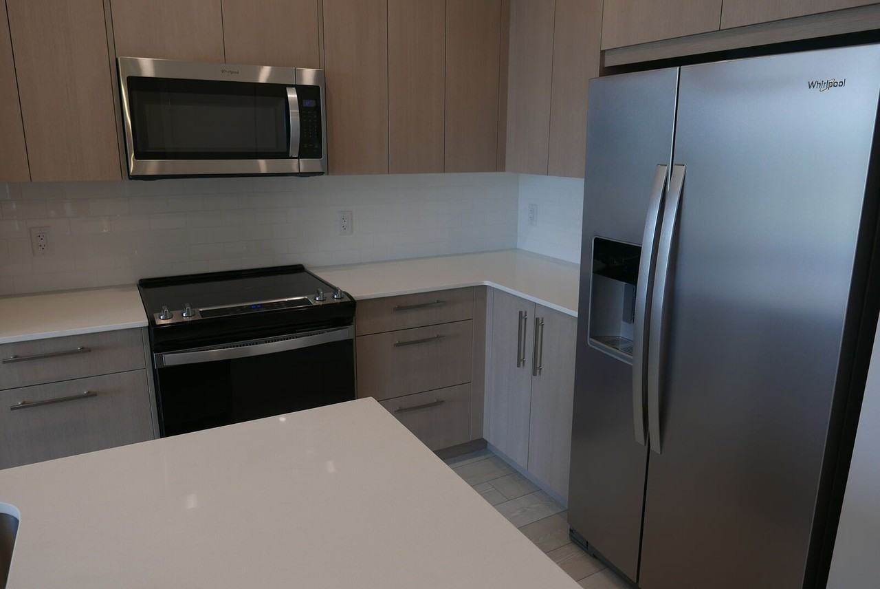 926 - 1518 - 265 Wolf Willow Blvd Se - Photo 4 of 20