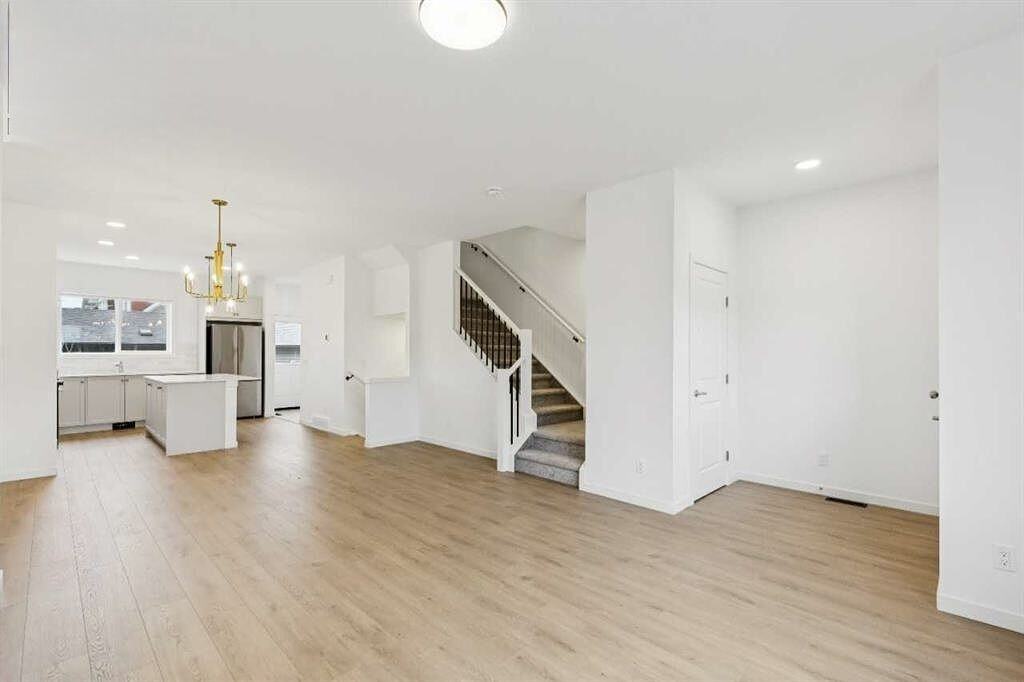 19 -19 Emberside Pk - Photo 4 of 22