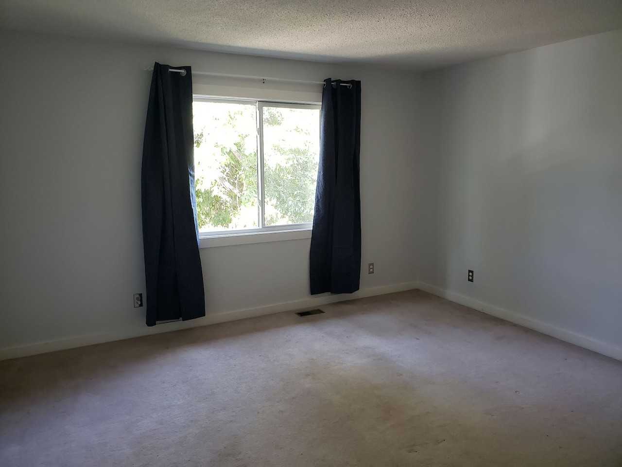 527A 29 Ave Nw - Photo 5 of 8