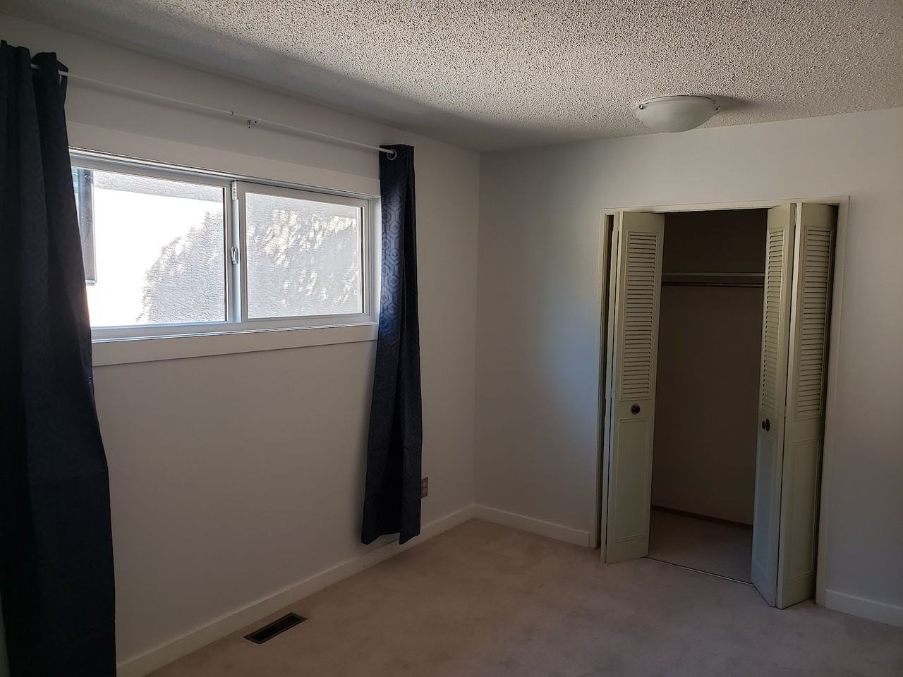 527A 29 Ave Nw - Photo 6 of 8