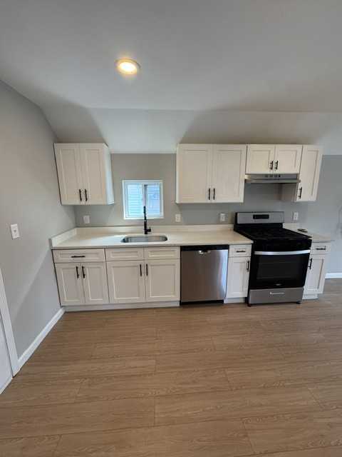 31 Hicks St #2 - Photo 2 of 10