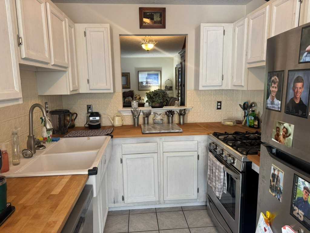 103 Gateway Dr #103 - Photo 2 of 11
