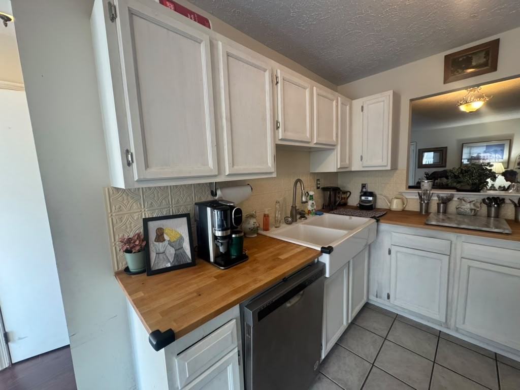 103 Gateway Dr #103 - Photo 3 of 11