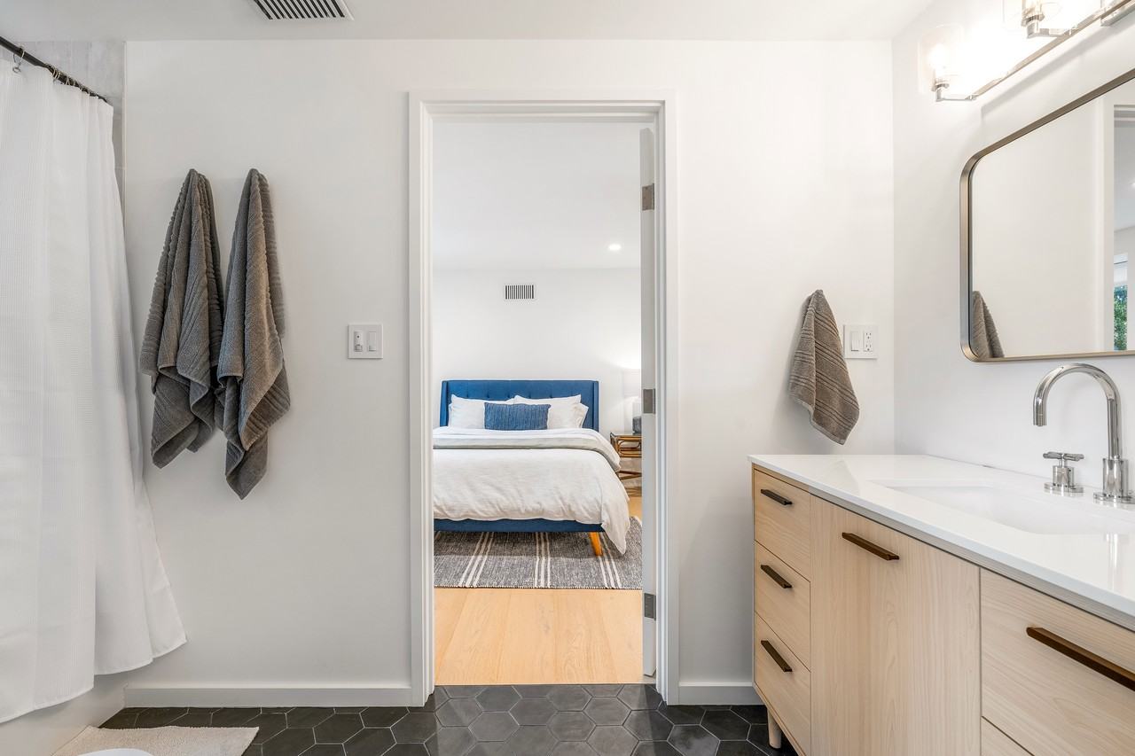 50 Deer Park Ave #NA - Photo 6 of 47