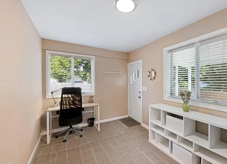 27 W Devonshire St #NA - Photo 6 of 9