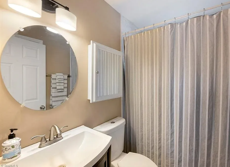 27 W Devonshire St #NA - Photo 7 of 9