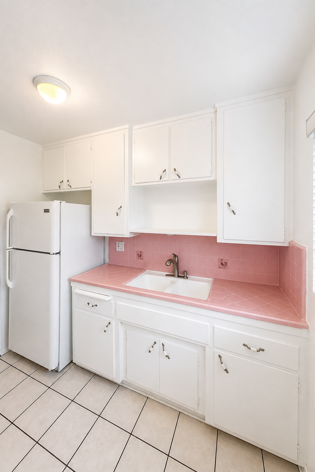 816 N Hayworth Ave #3 - Photo 4 of 11