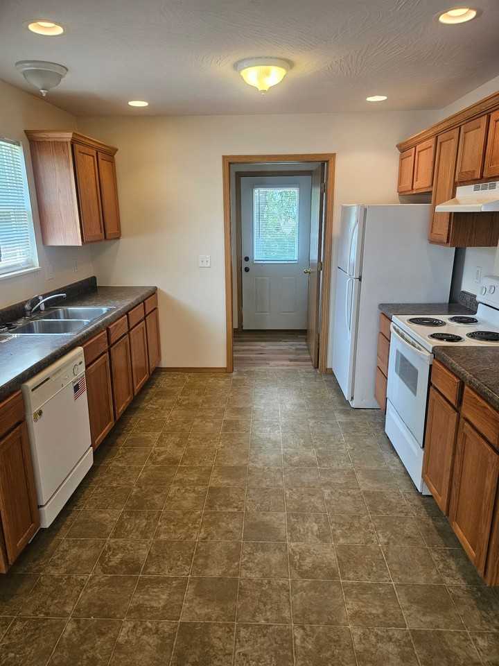 2956 W Chestnut St #NA - Photo 4 of 7
