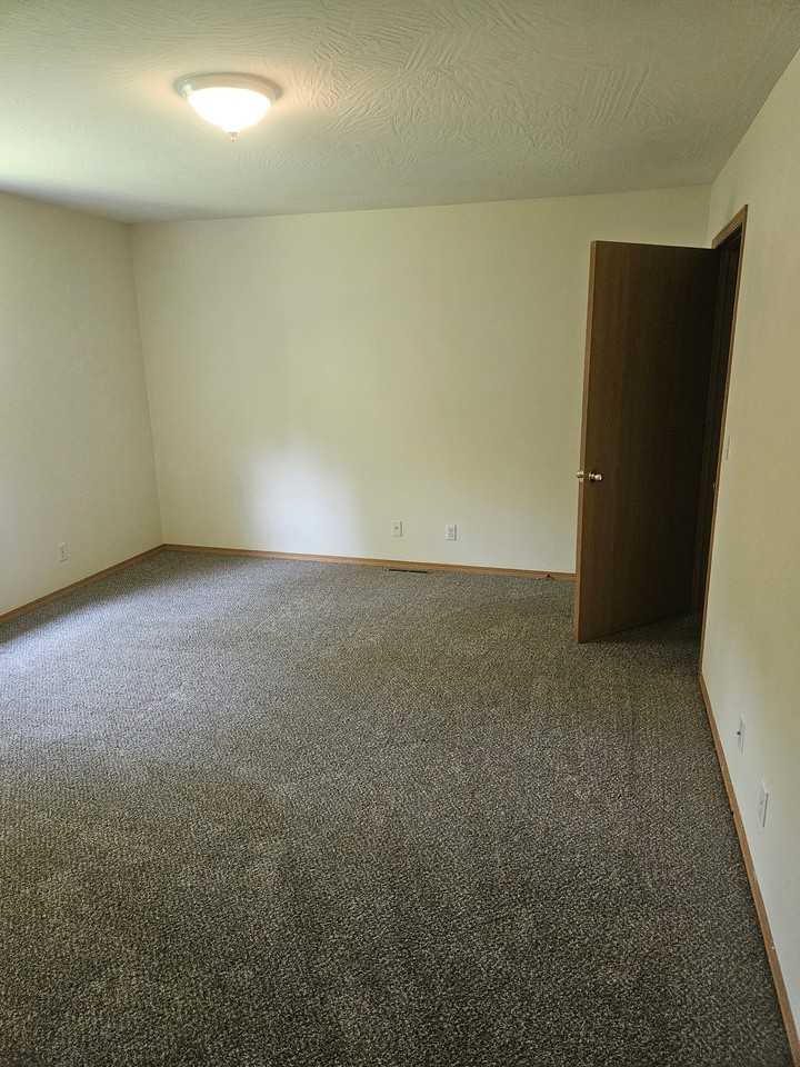 2956 W Chestnut St #NA - Photo 7 of 7