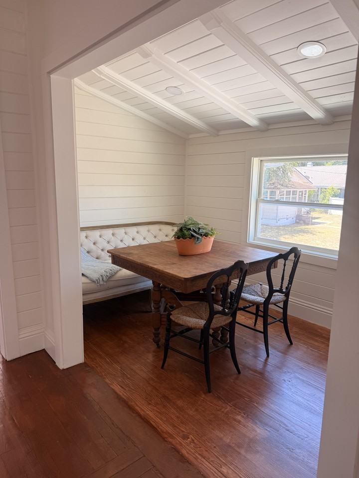 1095 21st Ave N #2 - Photo 4 of 12