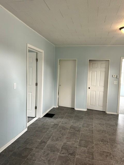 4610 S Washington St #1 - Photo 4 of 11