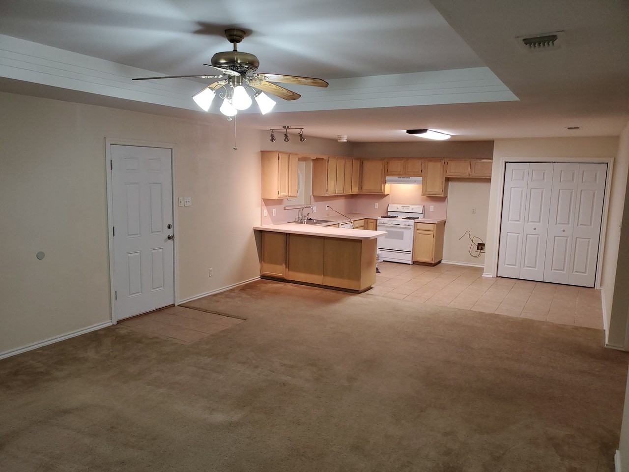 507 W Denison Cir #A - Photo 3 of 6