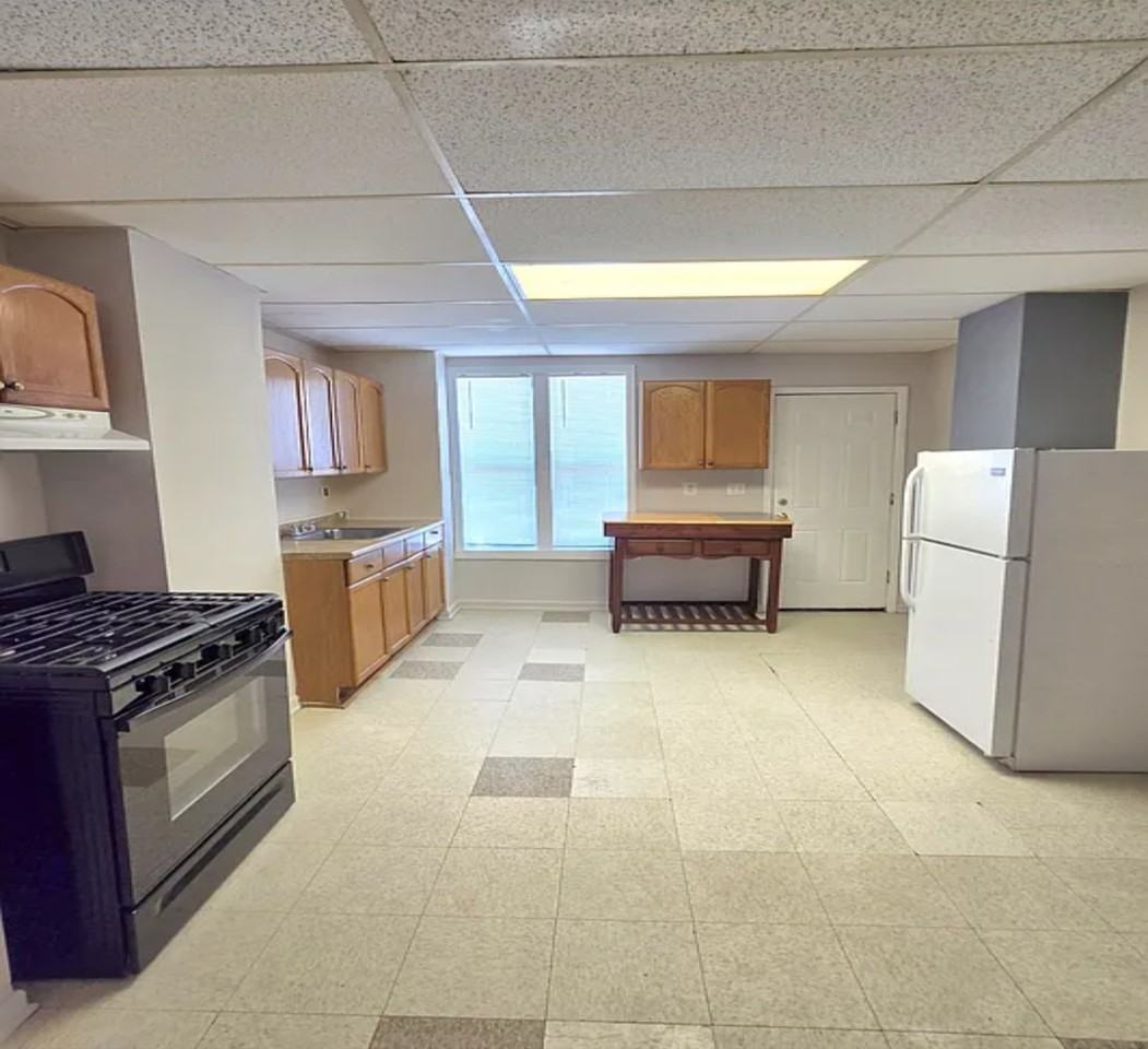1310 N Montford Ave #1 - Photo 3 of 10