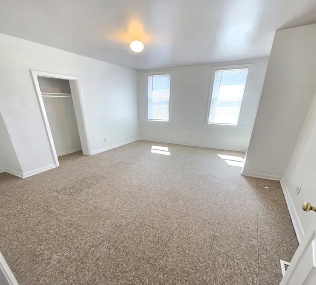 1310 N Montford Ave #1 - Photo 4 of 10