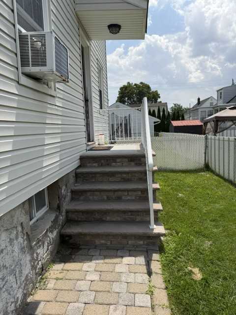 256 Martha Ave - Photo 2 of 25