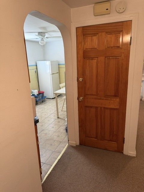 256 Martha Ave - Photo 4 of 25