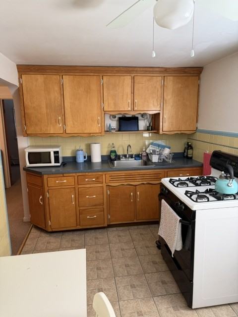 256 Martha Ave - Photo 7 of 25