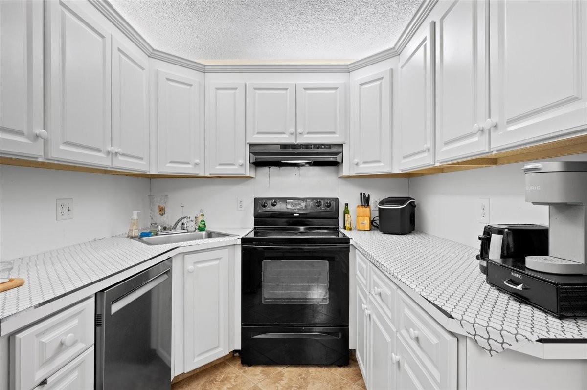 1014 Green Pine Blvd #H1 - Photo 2 of 20