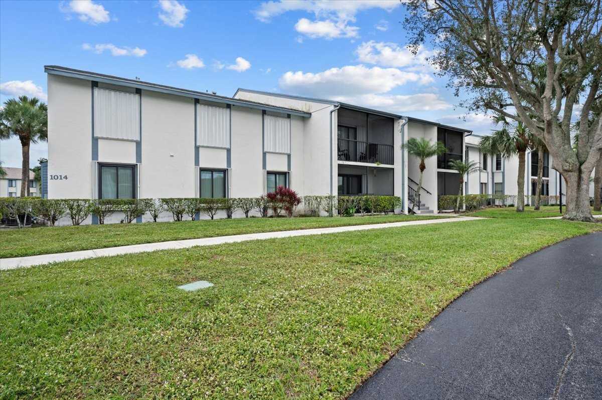 1014 Green Pine Blvd #H1 - Photo 3 of 20