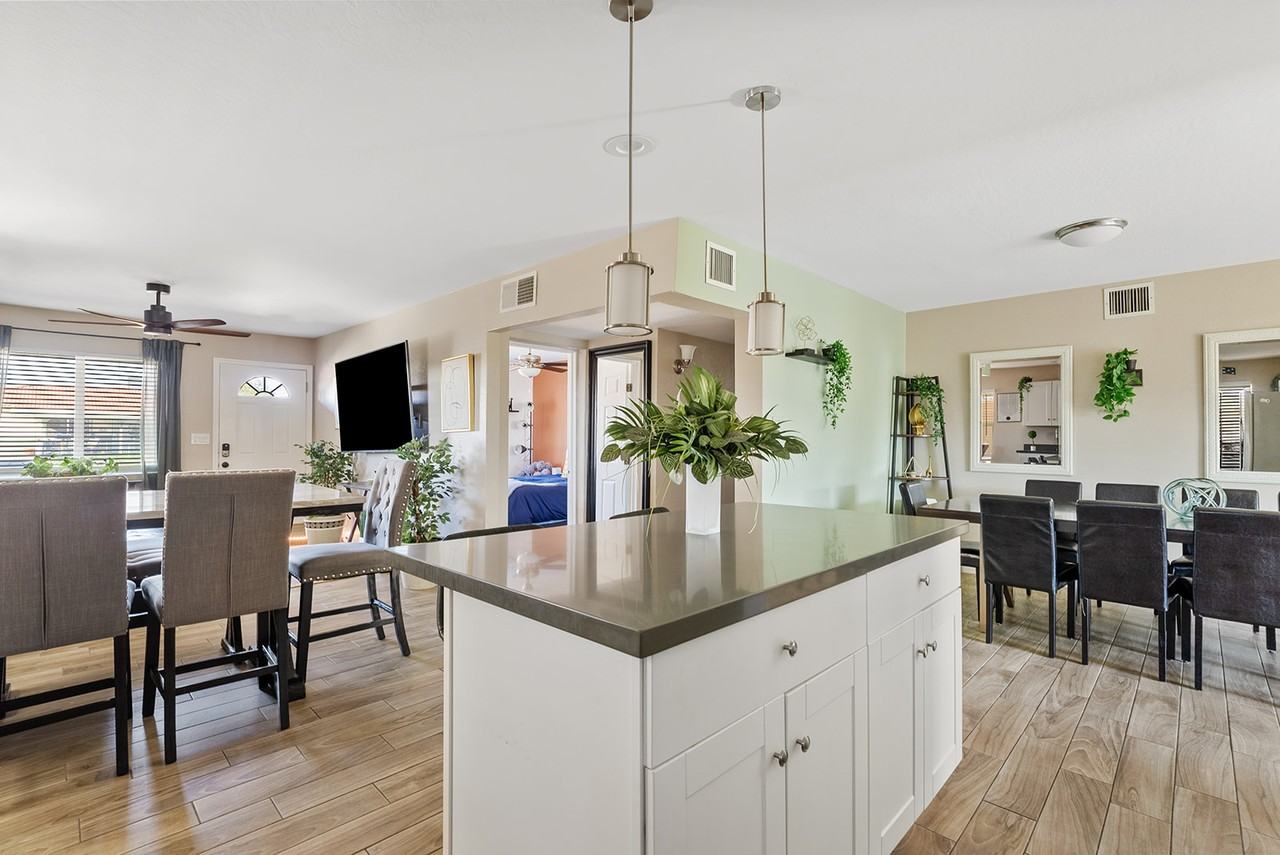 3231 E Cambridge Ave #NA - Photo 6 of 38
