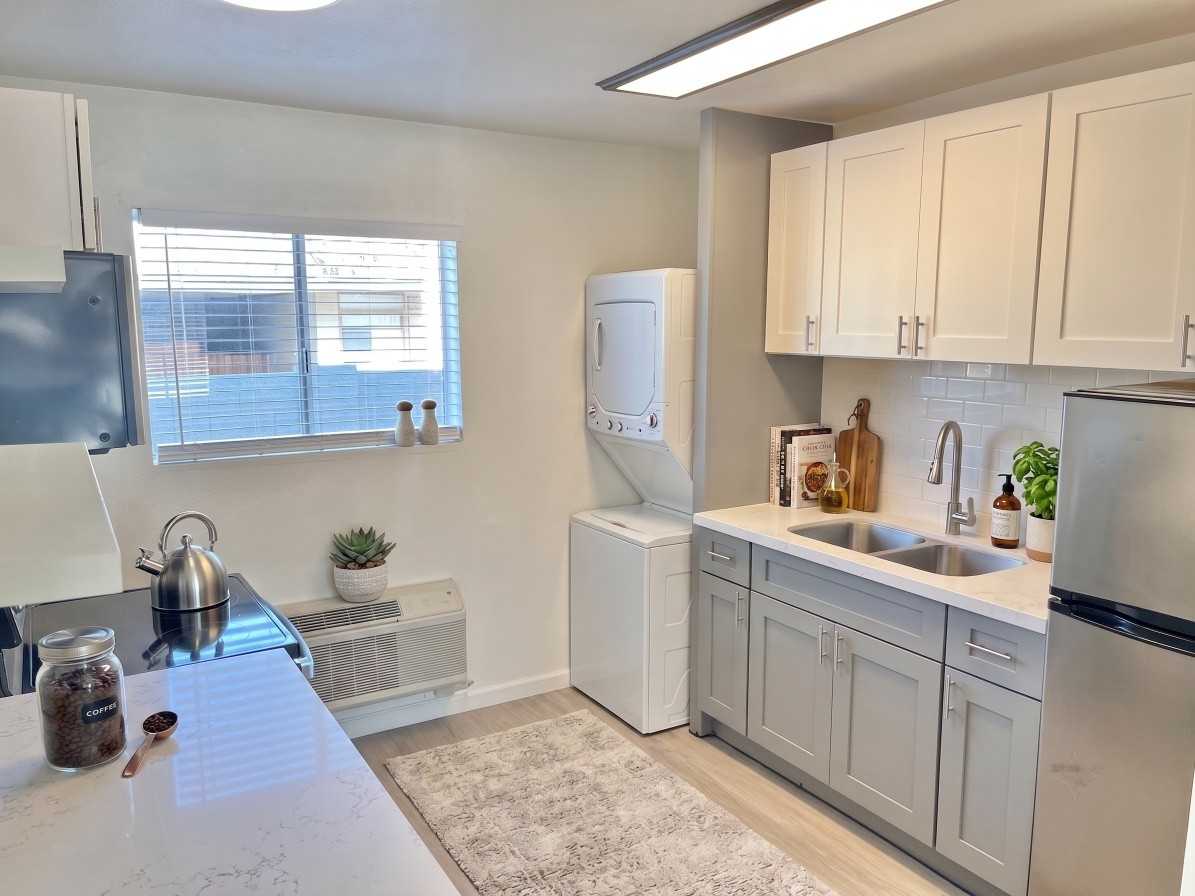 2020 W Orangewood Ave #104 - Photo 7 of 23