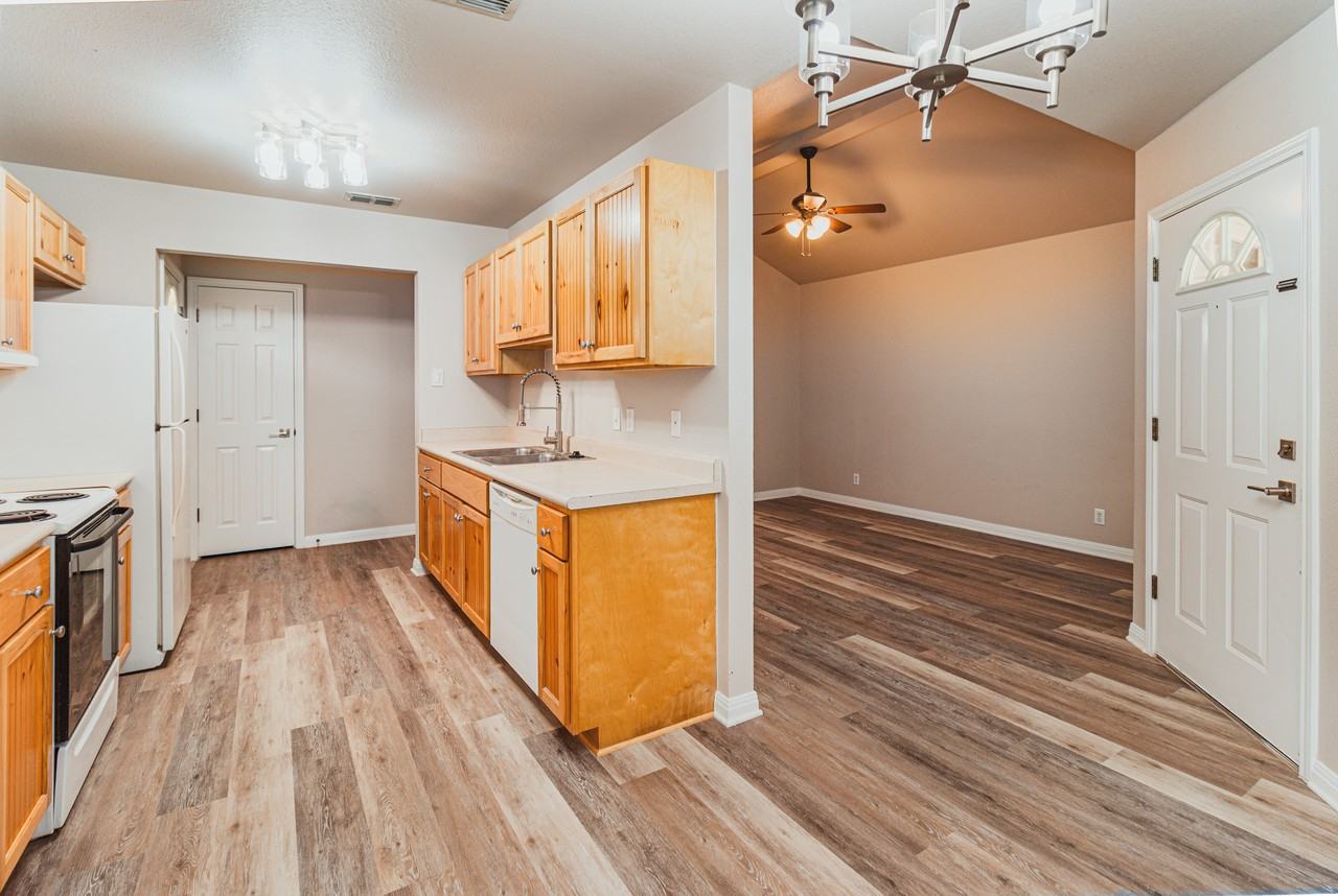 104 San Antonio Rd #502 - Photo 4 of 10