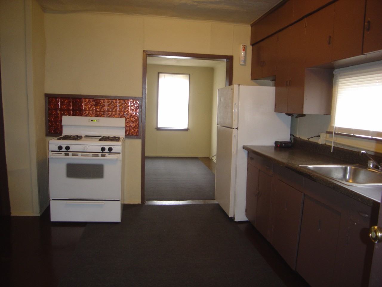 2712 Webber St #NA - Photo 2 of 5