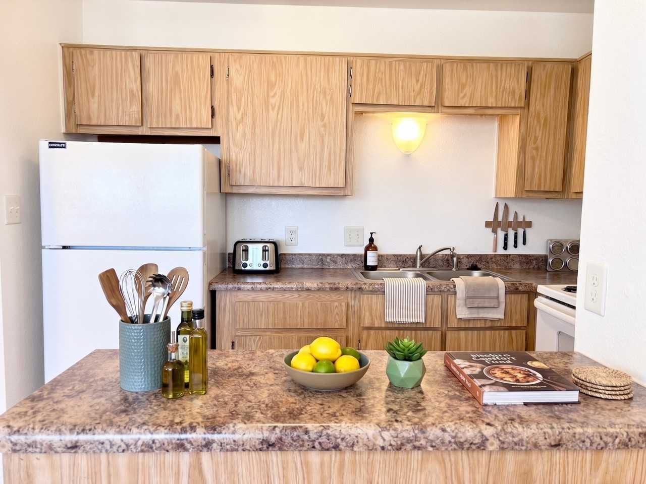 3208 E Flower St #206 - Photo 7 of 18