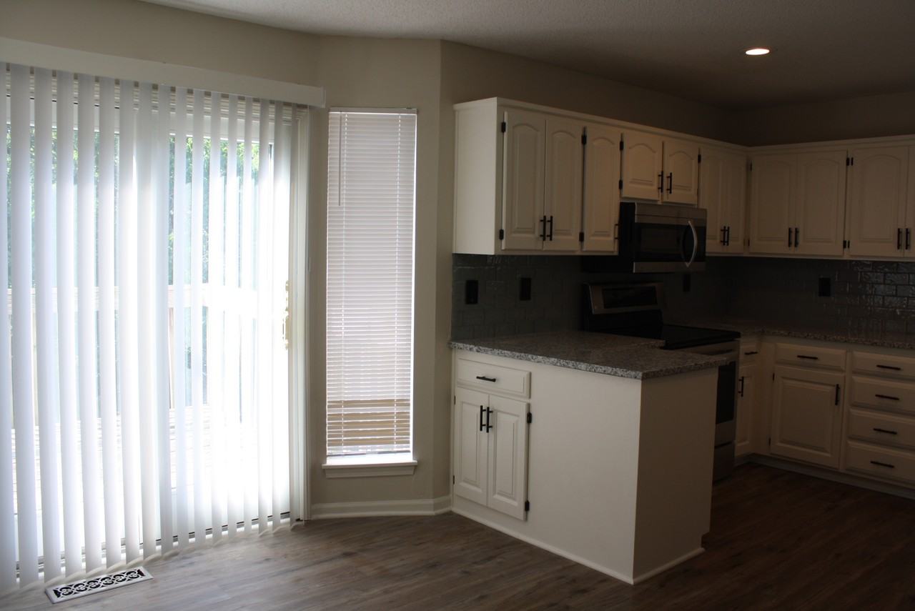 15454 Foster St #NA - Photo 7 of 19