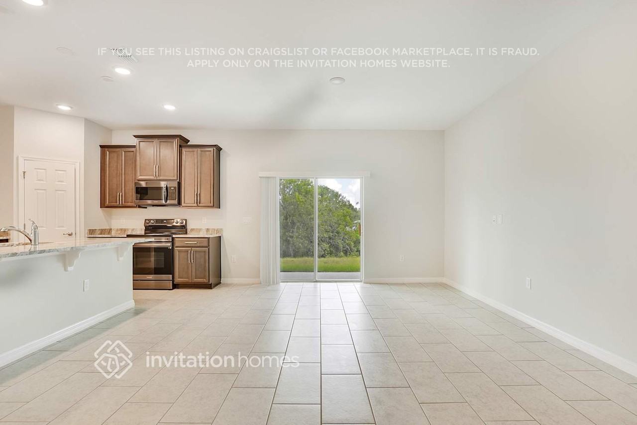 5625 Beggs Rd - Photo 6 of 25