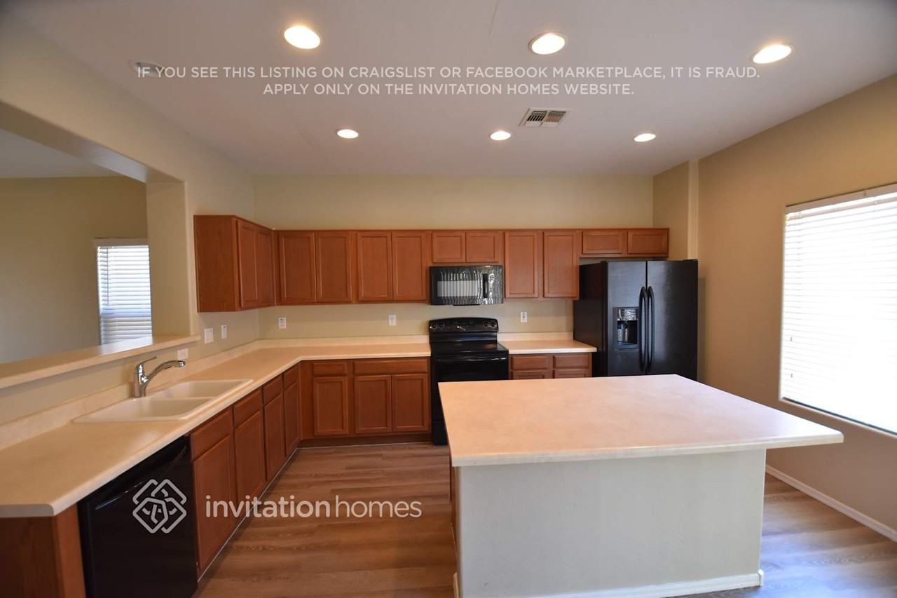 5753 W Siesta Way - Photo 4 of 18