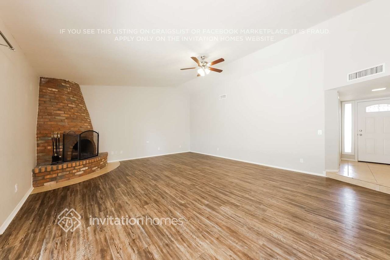3437 W Muriel Dr - Photo 4 of 16