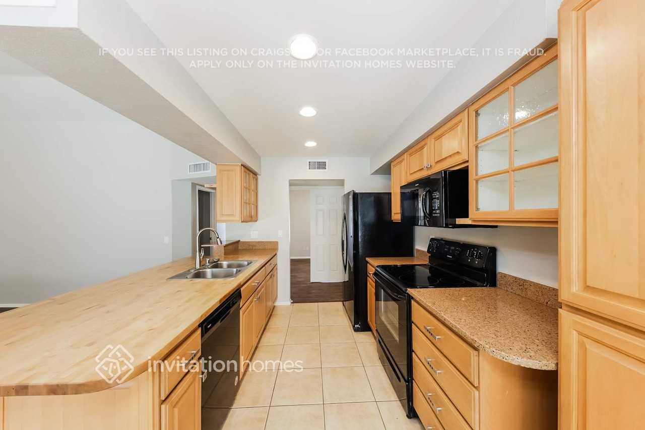 3437 W Muriel Dr - Photo 6 of 16