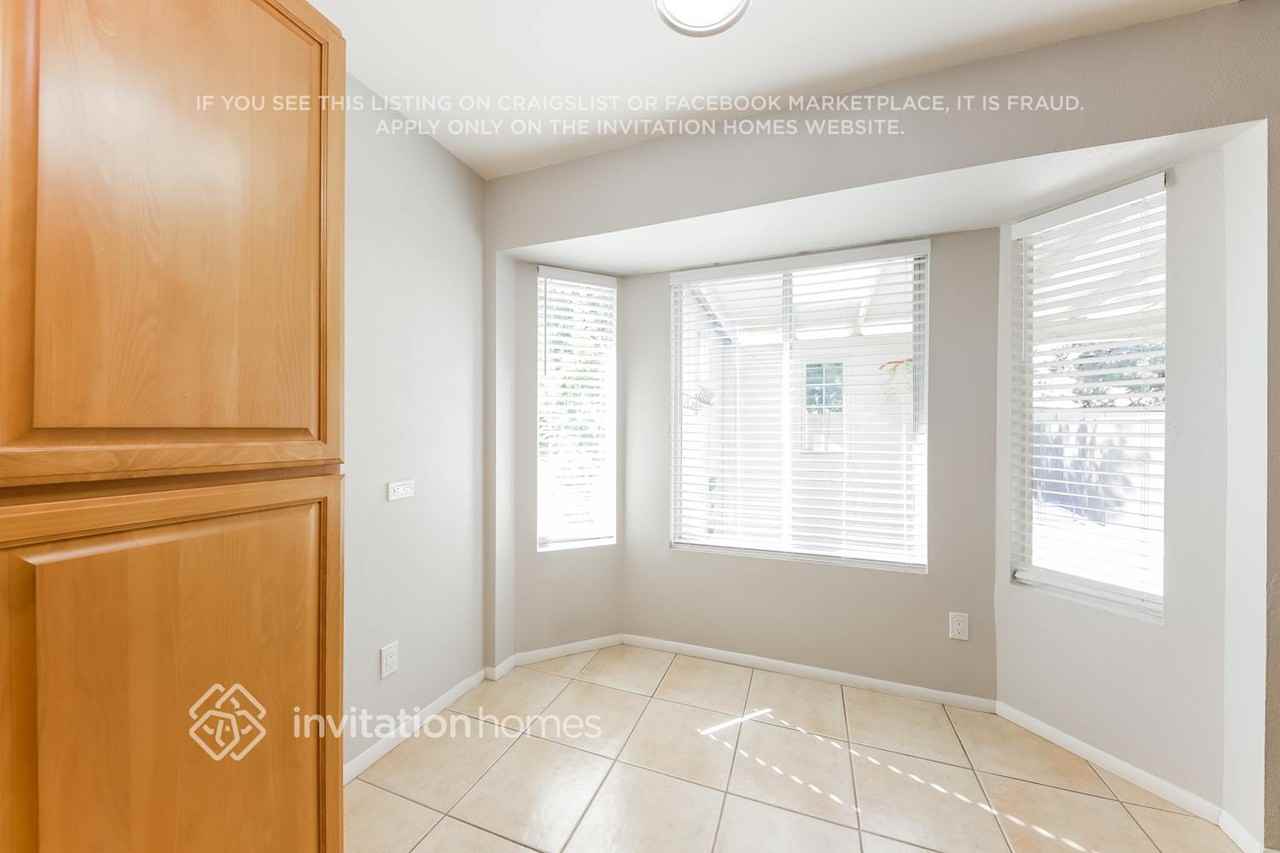 3437 W Muriel Dr - Photo 7 of 16
