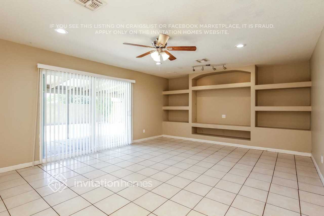 6717 W Hazelwood St - Photo 3 of 14