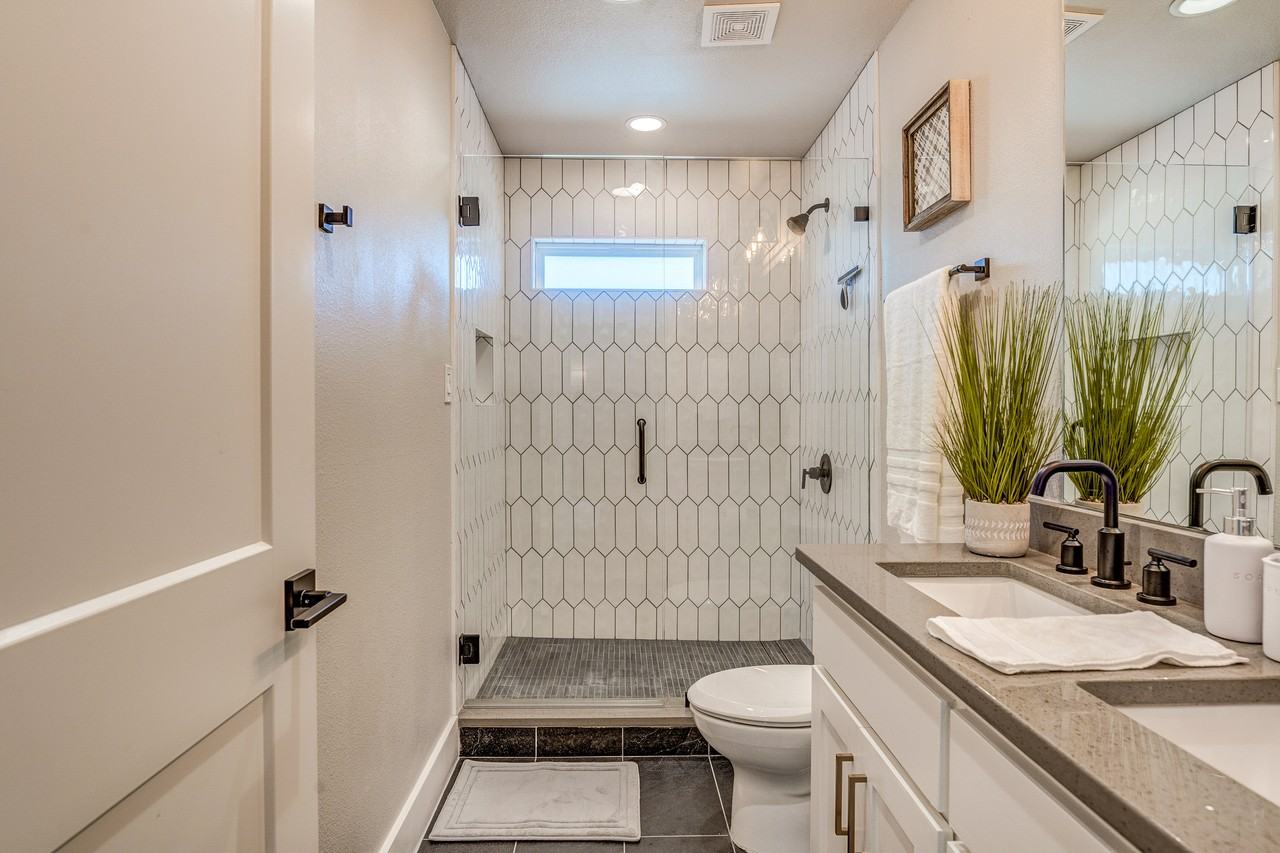 2114 Tucker St #2122C - Photo 2 of 12