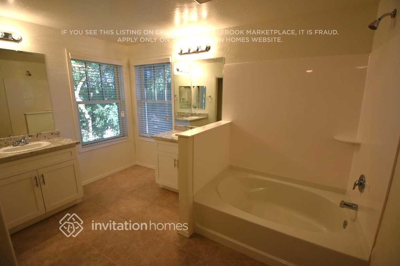 17174 W Tara Ln - Photo 6 of 9